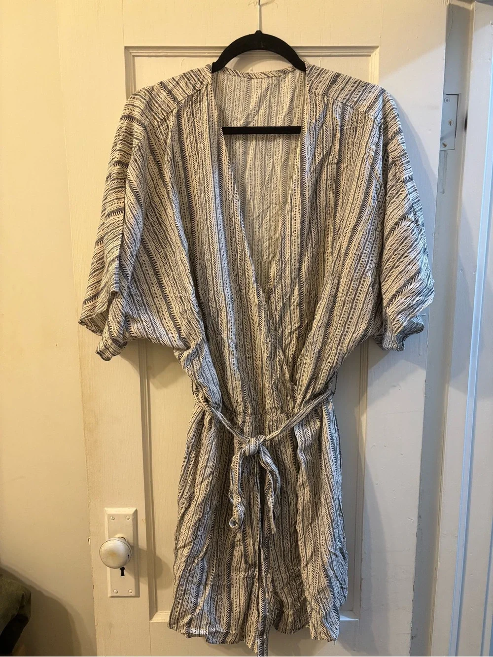 Cupshe Black and White Striped Tie-Waist Kimono romper Cover-Up